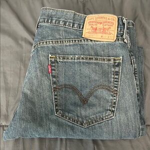 Levi’s 559 Relaxed Straight Leg Medium Wash Jean Size 34